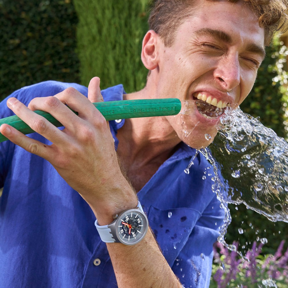 SWATCH BIG BOLD MOMENT