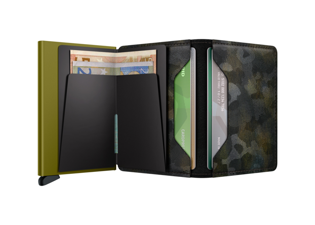 SECRID Slimwallet Jungle Moss lifestyle