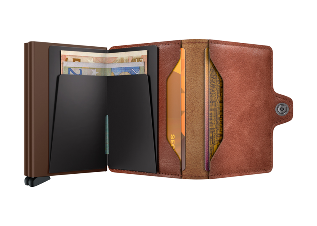 SECRID Twinwallet Vintage Cognac-Brown lifestyle