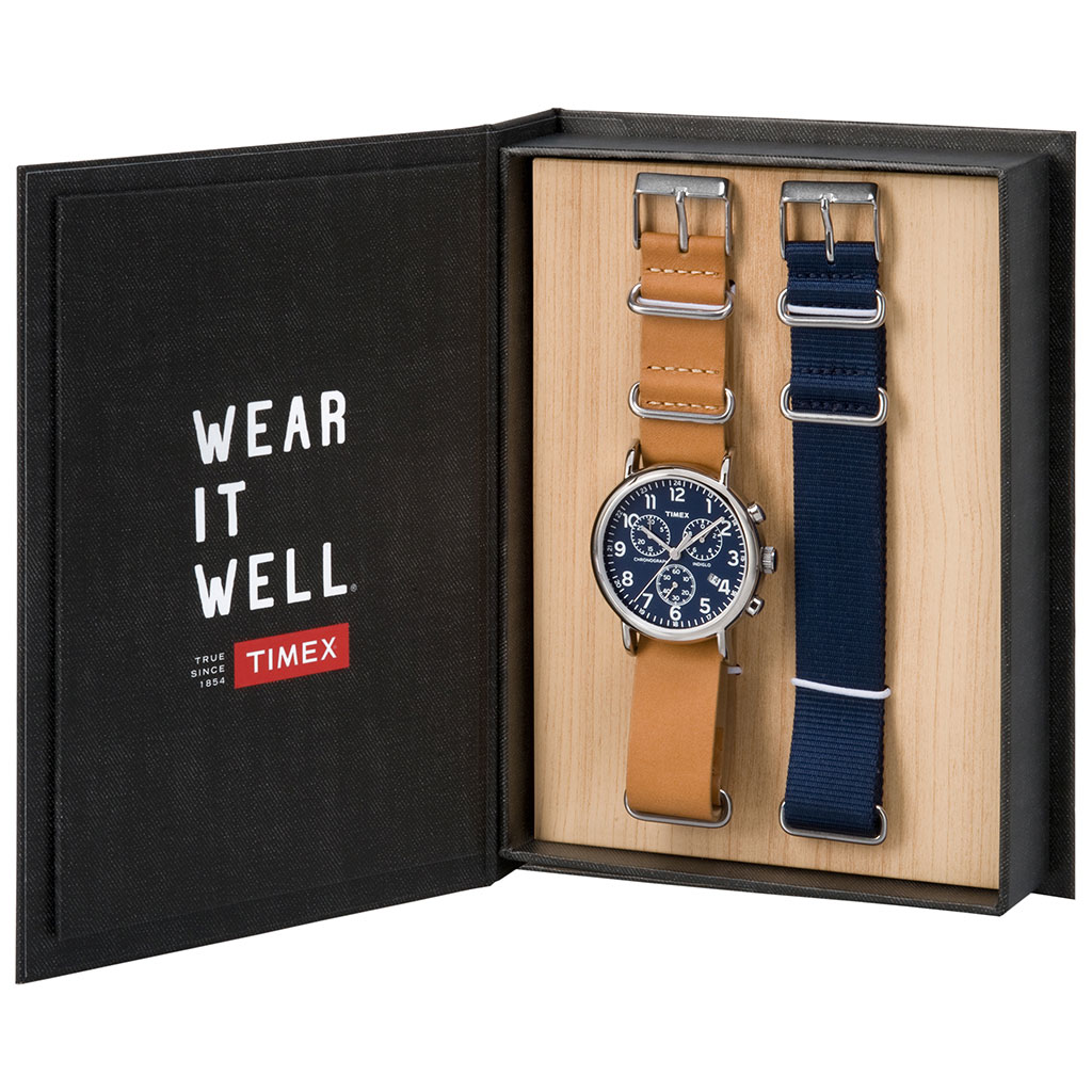 TIMEX Weekender Chronograph Gift Set lifestyle