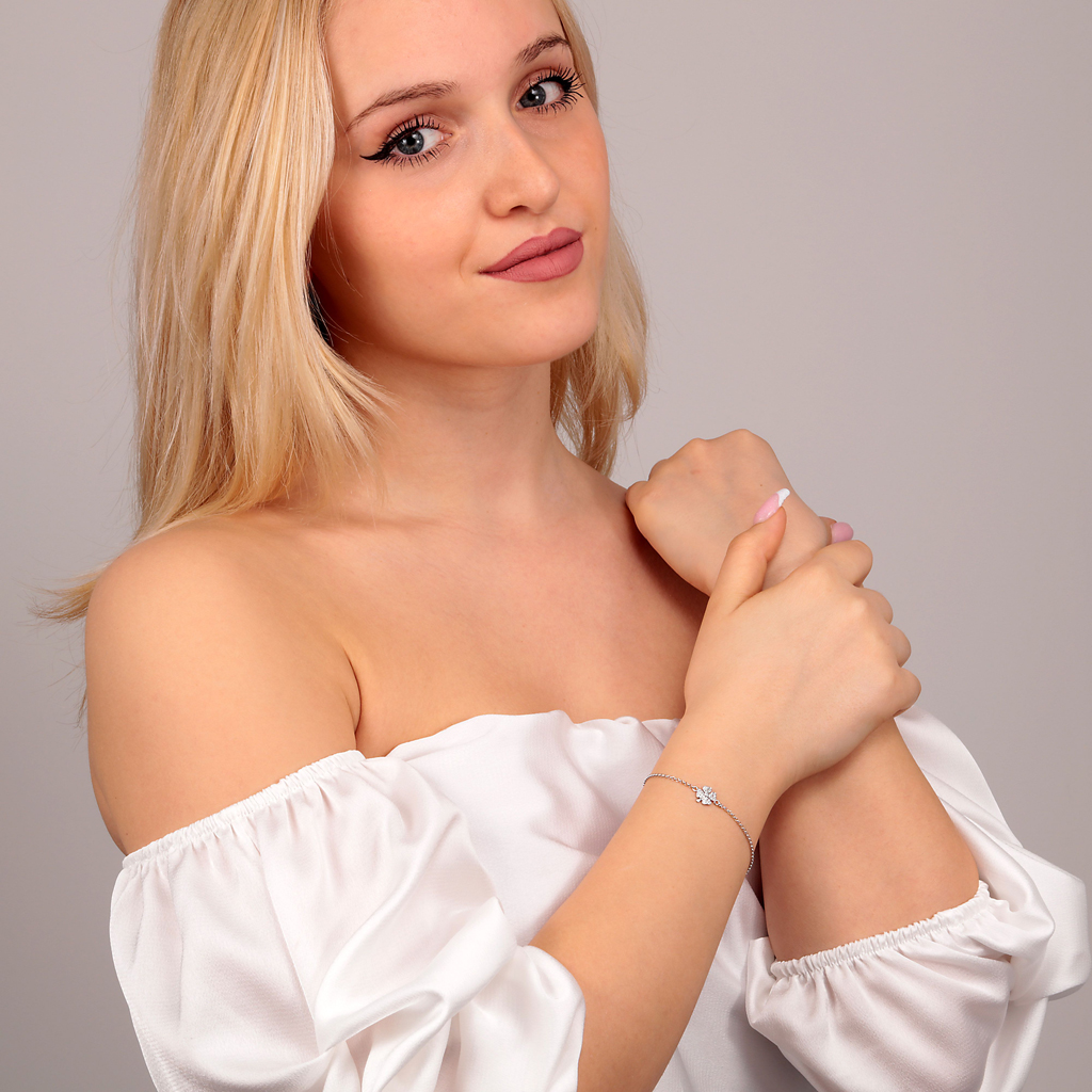 OWO JEWELRY  lifestyle