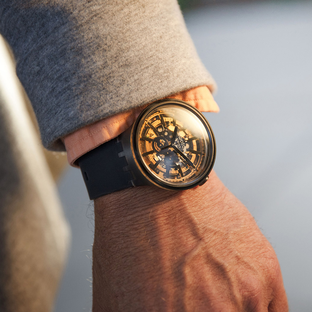 SWATCH DARK TASTE lifestyle