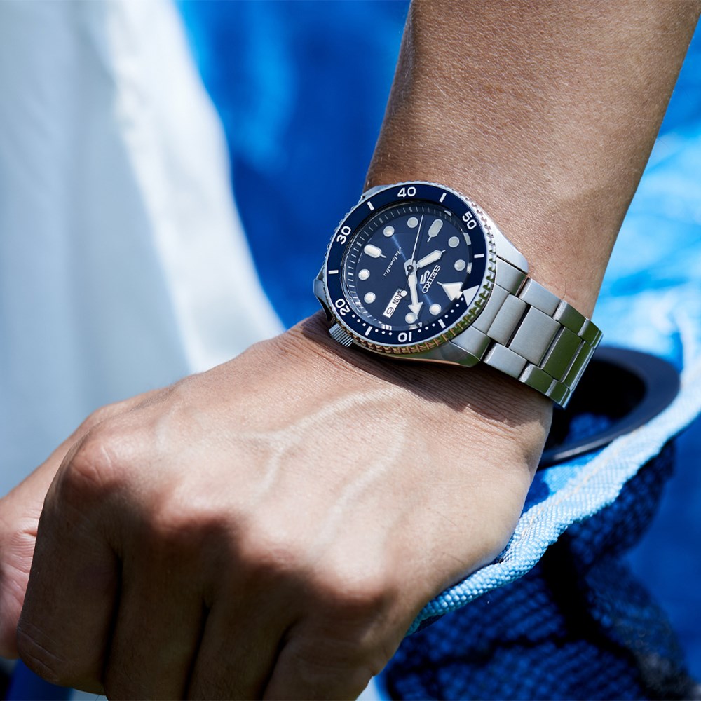 SEIKO 5 SPORTS AUTOMATIC