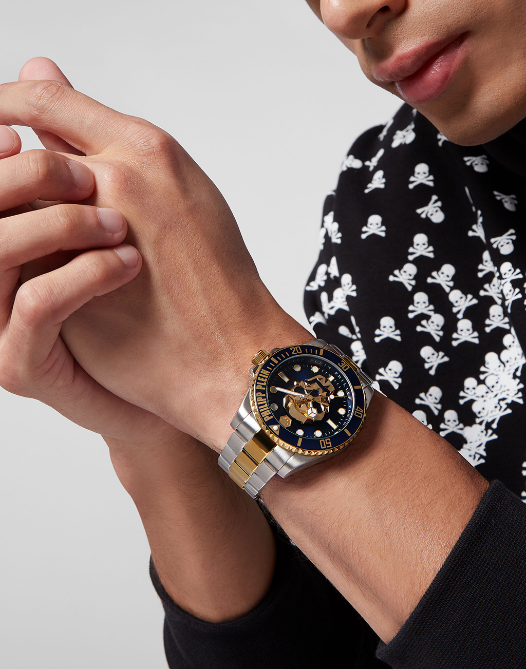 PHILIPP PLEIN THE $KULL DIVER lifestyle