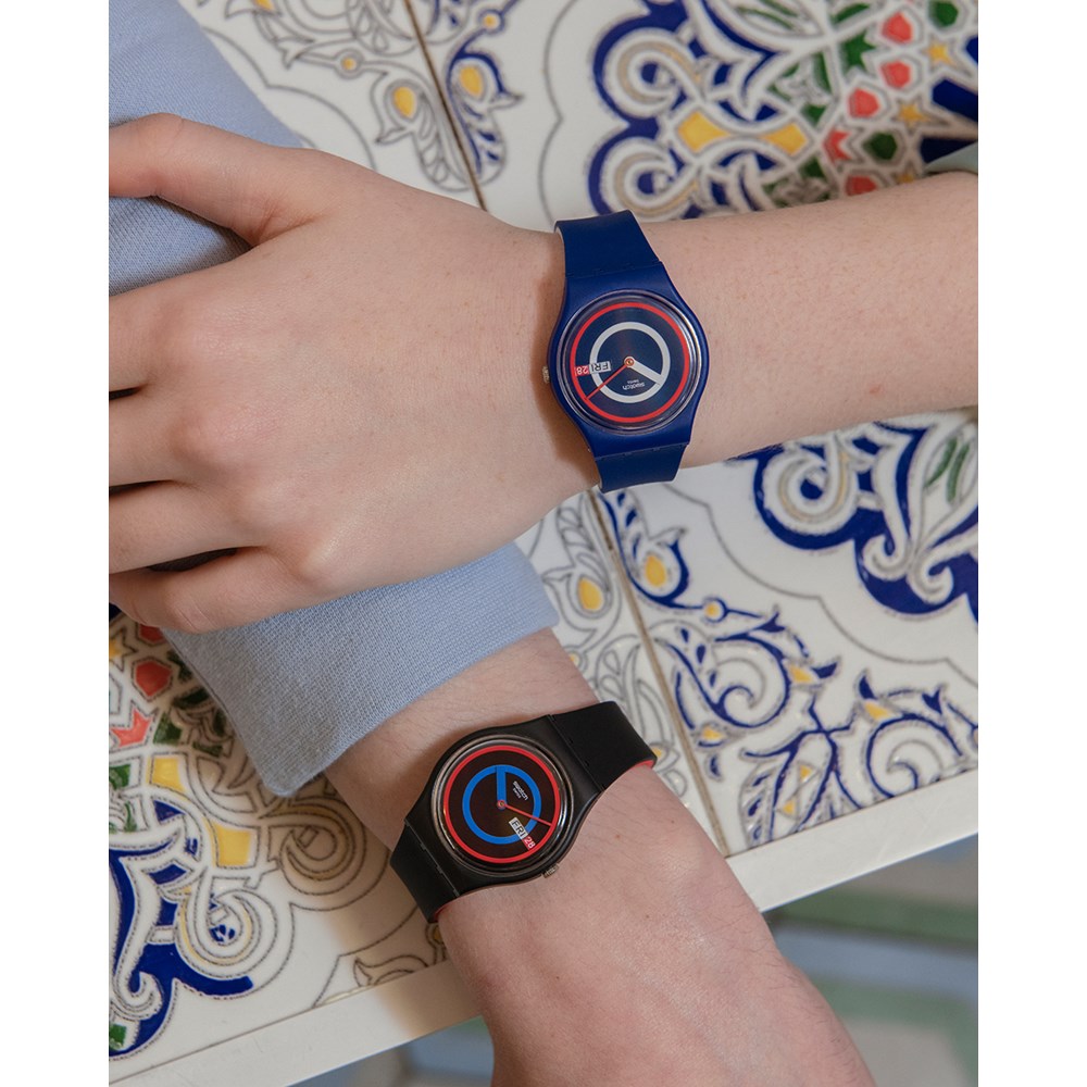 SWATCH CIRCLING BLACK