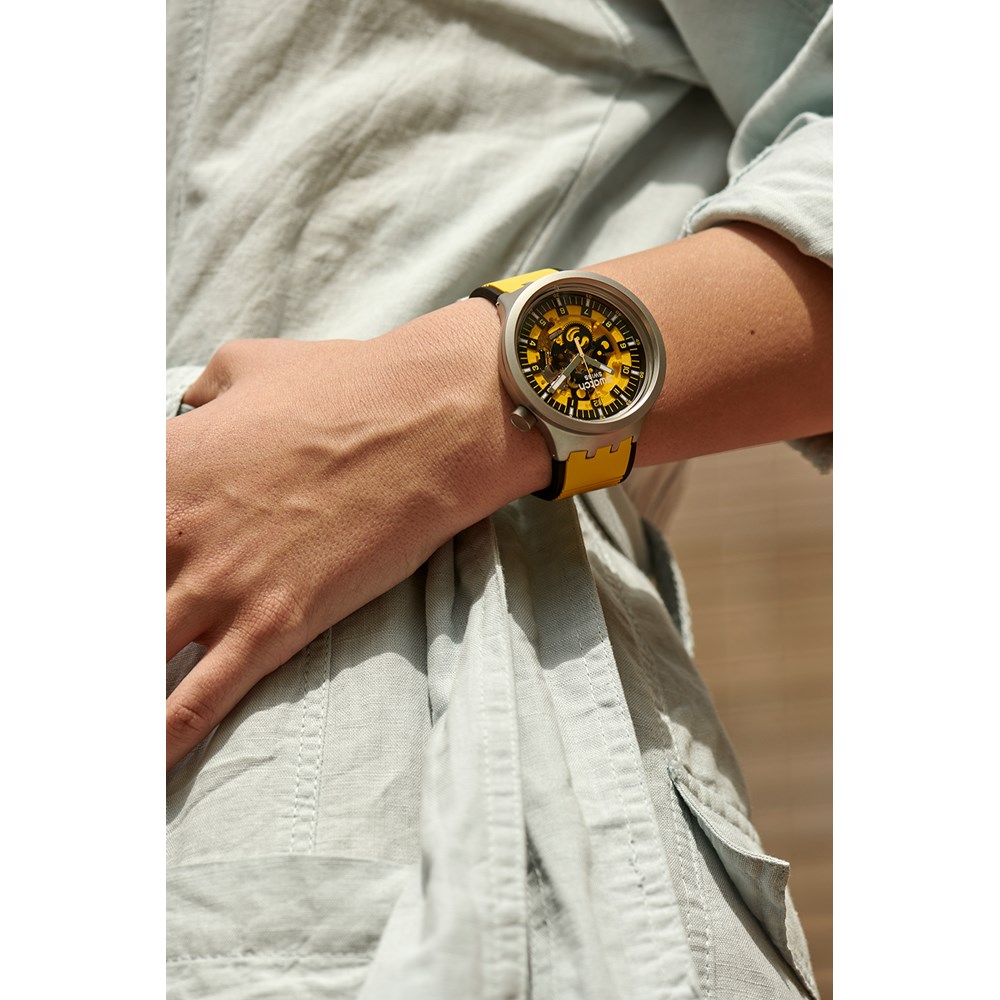 SWATCH BOLDEN YELLOW