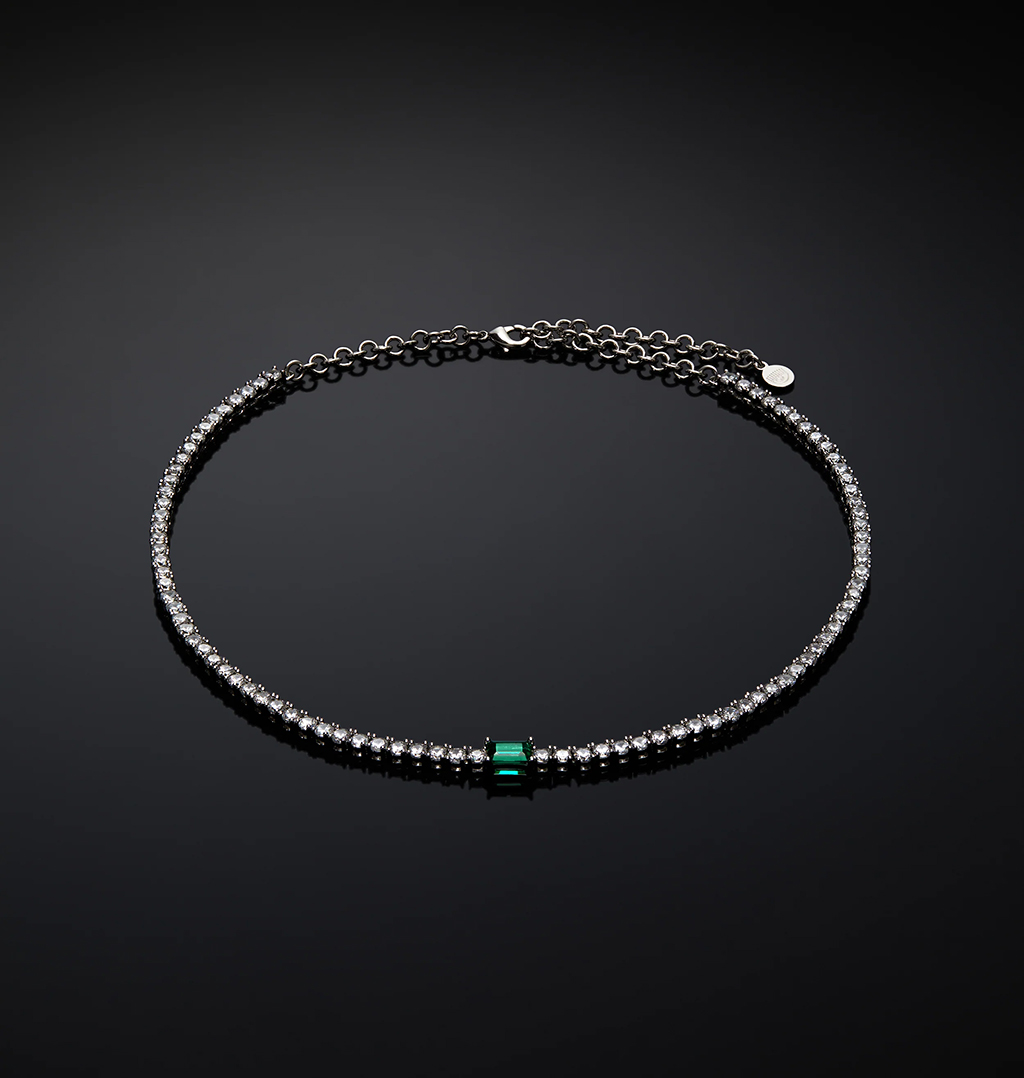 CHIARA FERRAGNI EMERALD lifestyle