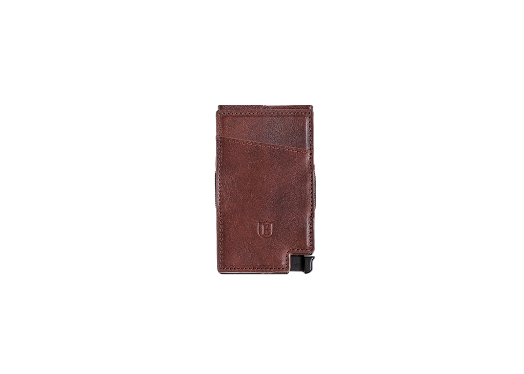 EKSTER Senate Cardholder lifestyle