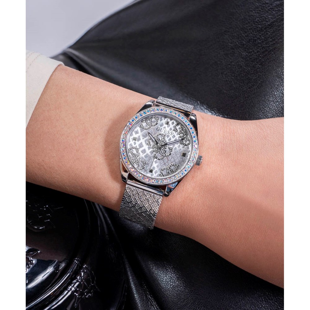 GUESS 40th Anniversary Iconic Logo